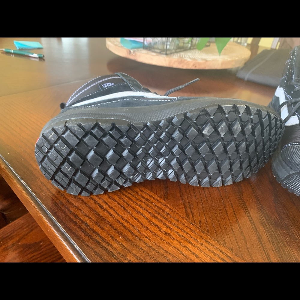 Vans - Picture 4 of 5